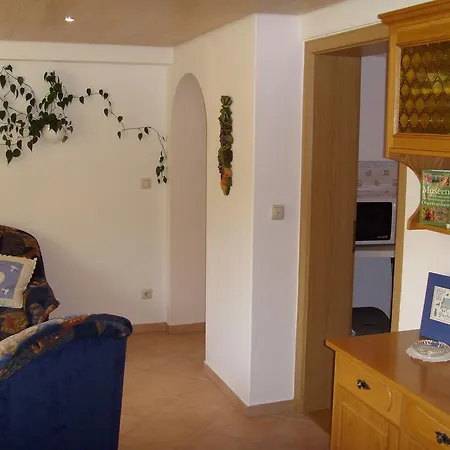 Adelheid Apartment *
